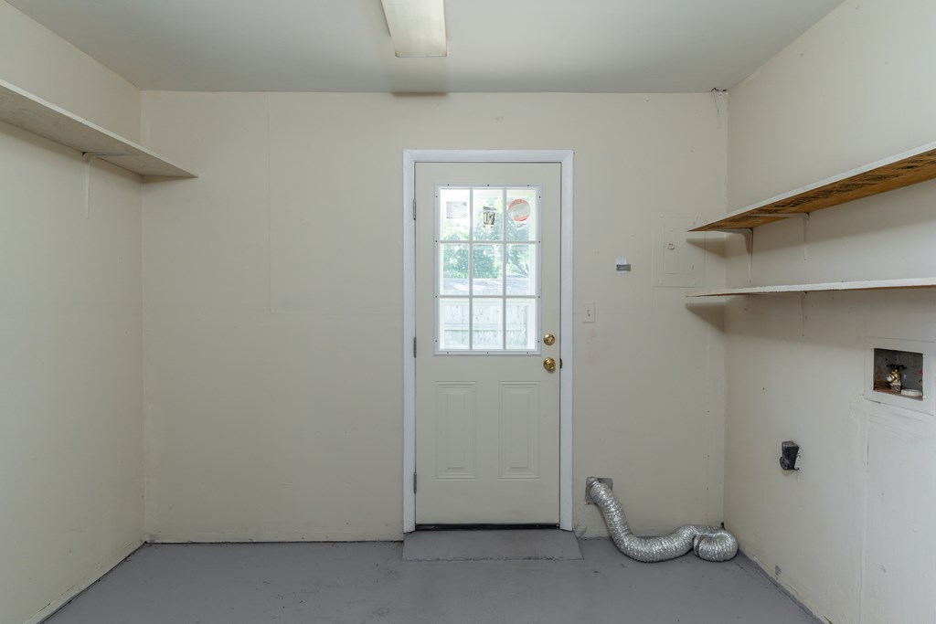 1946 Scherm Road, Owensboro, Kentucky 42301, 3 Bedrooms Bedrooms, ,1 BathroomBathrooms,Single Family Residence,For Sale,Scherm Road,85049