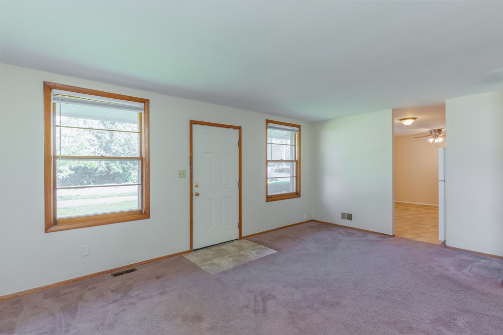 1946 Scherm Road, Owensboro, Kentucky 42301, 3 Bedrooms Bedrooms, ,1 BathroomBathrooms,Single Family Residence,For Sale,Scherm Road,85049
