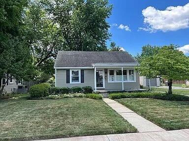 1818 Sunset Dr, Owensboro, Kentucky 42301, 2 Bedrooms Bedrooms, ,1 BathroomBathrooms,Single Family Residence,For Sale,Sunset Dr,85071