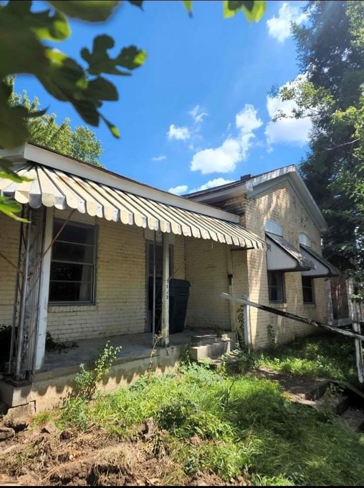 625 Breckenridge Street, Owensboro, Kentucky 42303, 2 Bedrooms Bedrooms, ,1 BathroomBathrooms,Single Family Residence,For Sale,Breckenridge Street,85285