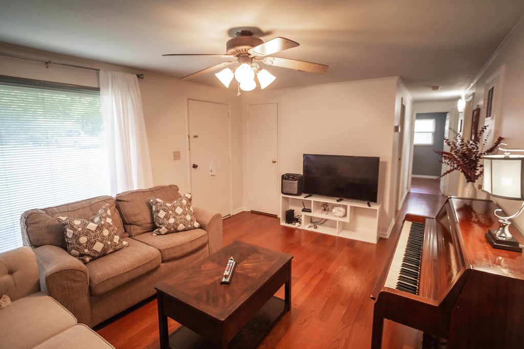 1734 Mt. Vernon Dr., Owensboro, Kentucky 42303, 3 Bedrooms Bedrooms, ,1 BathroomBathrooms,Single Family Residence,For Sale,Mt. Vernon Dr.,85313