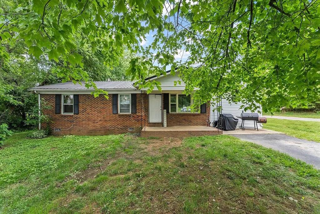 41 E Elm St, Dunmor, Kentucky 42339, 2 Bedrooms Bedrooms, ,1 BathroomBathrooms,Single Family Residence,For Sale,E Elm St,85517