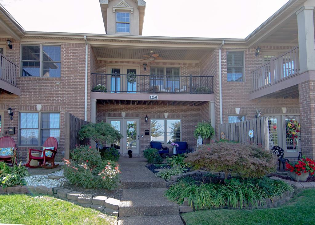 1602 Lock Ave, Owensboro, Kentucky 42301, 2 Bedrooms Bedrooms, ,2 BathroomsBathrooms,Single Family Residence,For Sale,Lock Ave,85543