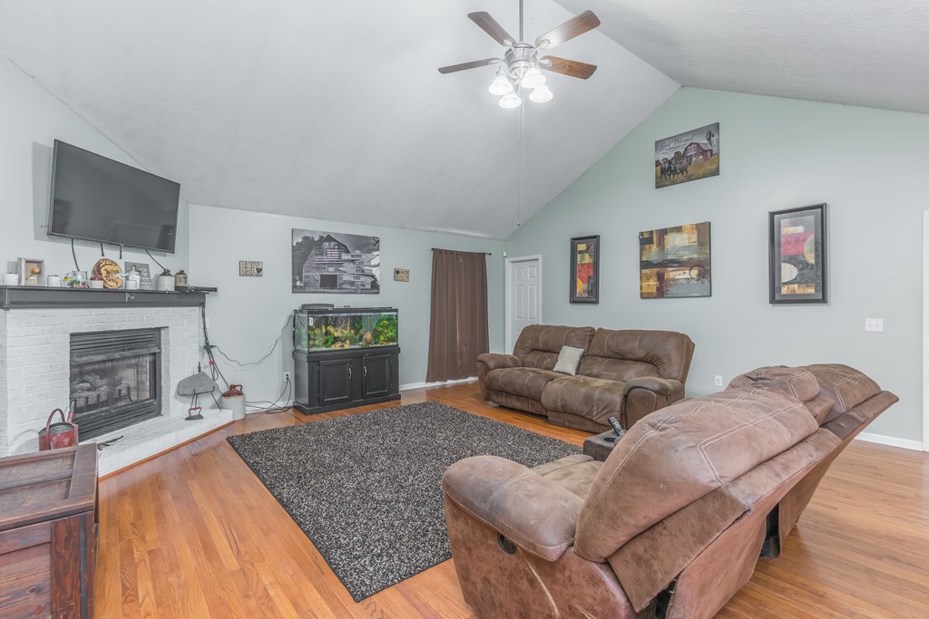 313 North Indian Hill Rd, Hawesville, Kentucky 42348, 4 Bedrooms Bedrooms, ,2 BathroomsBathrooms,Single Family Residence,For Sale,North Indian Hill Rd,85547