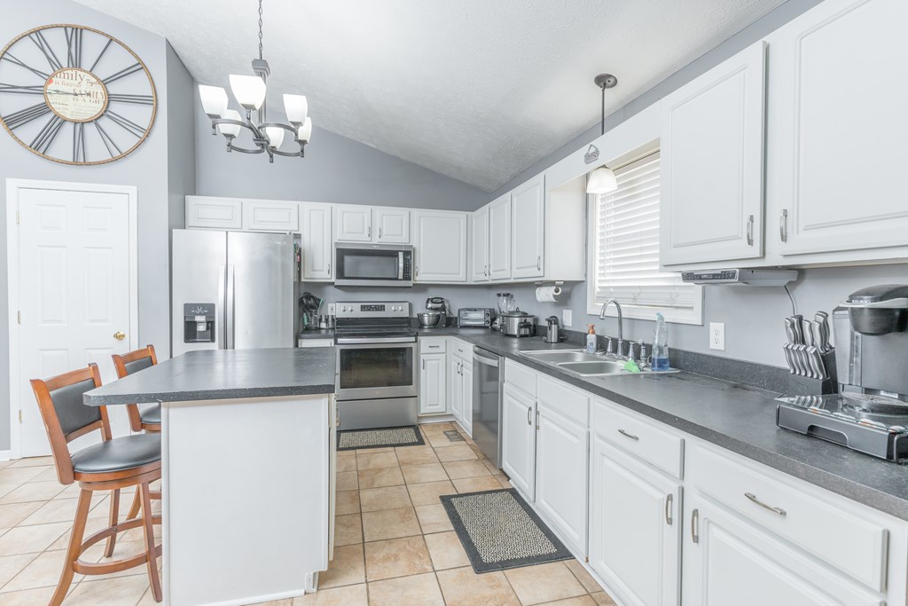 313 North Indian Hill Rd, Hawesville, Kentucky 42348, 4 Bedrooms Bedrooms, ,2 BathroomsBathrooms,Single Family Residence,For Sale,North Indian Hill Rd,85547