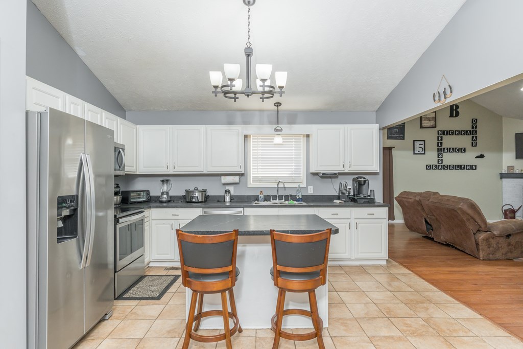 313 North Indian Hill Rd, Hawesville, Kentucky 42348, 4 Bedrooms Bedrooms, ,2 BathroomsBathrooms,Single Family Residence,For Sale,North Indian Hill Rd,85547
