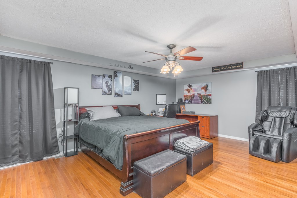 313 North Indian Hill Rd, Hawesville, Kentucky 42348, 4 Bedrooms Bedrooms, ,2 BathroomsBathrooms,Single Family Residence,For Sale,North Indian Hill Rd,85547