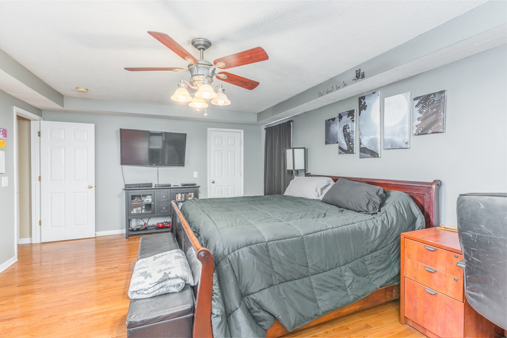 313 North Indian Hill Rd, Hawesville, Kentucky 42348, 4 Bedrooms Bedrooms, ,2 BathroomsBathrooms,Single Family Residence,For Sale,North Indian Hill Rd,85547