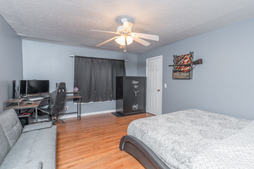 313 North Indian Hill Rd, Hawesville, Kentucky 42348, 4 Bedrooms Bedrooms, ,2 BathroomsBathrooms,Single Family Residence,For Sale,North Indian Hill Rd,85547