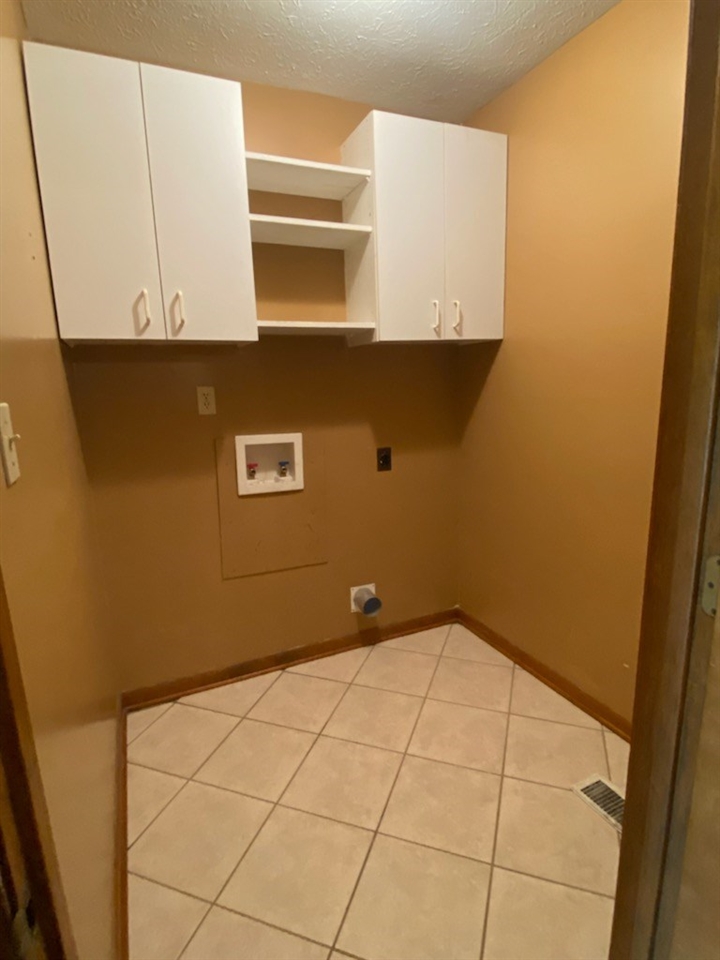 4316 Scotty Lane, Owensboro, Kentucky 42303, 3 Bedrooms Bedrooms, ,2 BathroomsBathrooms,Single Family Residence,For Sale,Scotty Lane,85556