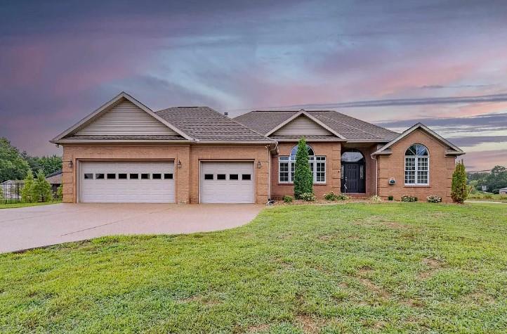 7766 Oak Grove Rd, NEWBURGH, Indiana 47630, 3 Bedrooms Bedrooms, ,2 BathroomsBathrooms,Single Family Residence,For Sale,Oak Grove Rd,85733