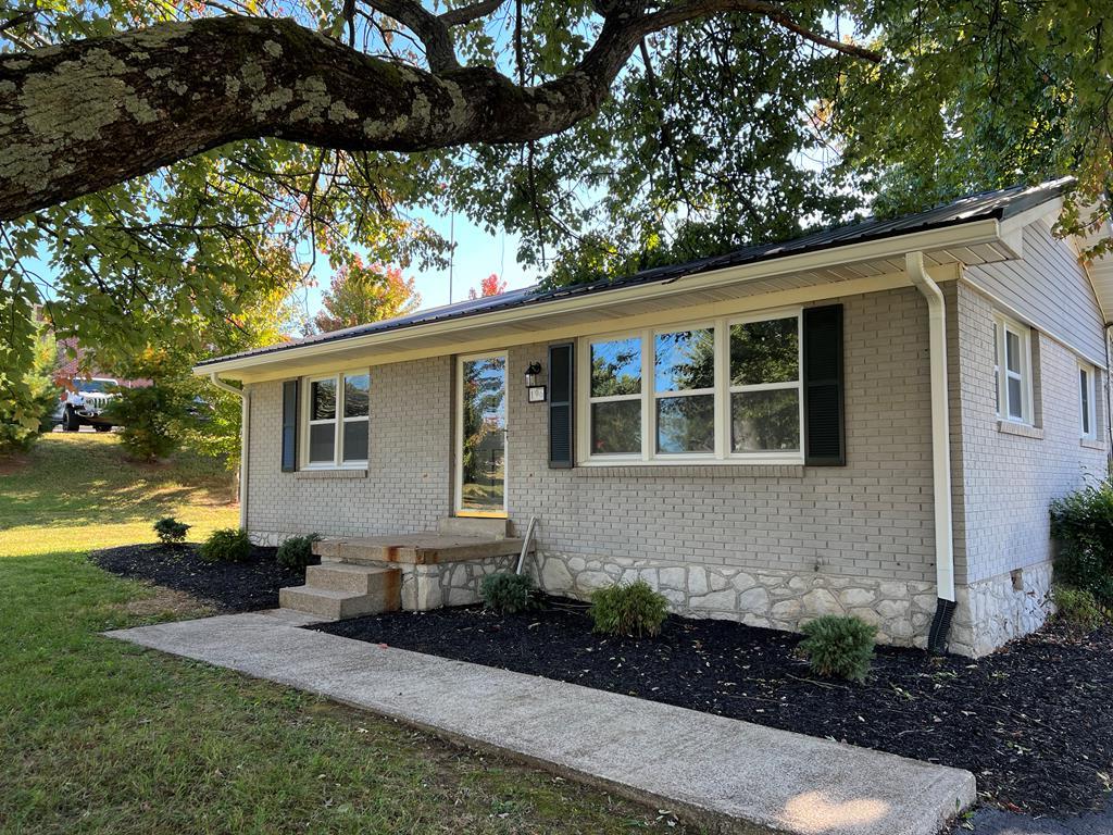 196 Plano Road, Bowling Green, Kentucky 42104, 3 Bedrooms Bedrooms, ,2 BathroomsBathrooms,Single Family Residence,For Sale,Plano Road,85783
