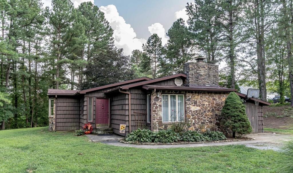 141 Pine Knob Rd, Caneyville, Kentucky 42721, 2 Bedrooms Bedrooms, ,1 BathroomBathrooms,Single Family Residence,For Sale,Pine Knob Rd,85790