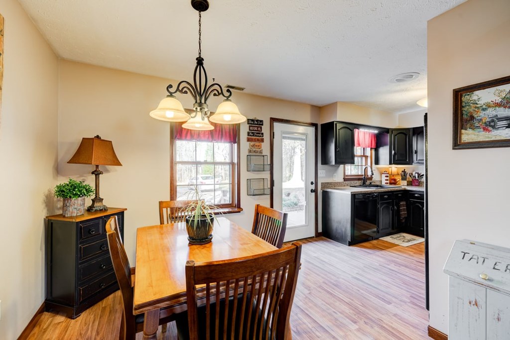 6963 MASONVILLE HABIT RD, Philpot, Kentucky 42366, 3 Bedrooms Bedrooms, ,2 BathroomsBathrooms,Single Family Residence,For Sale,MASONVILLE HABIT RD,85823