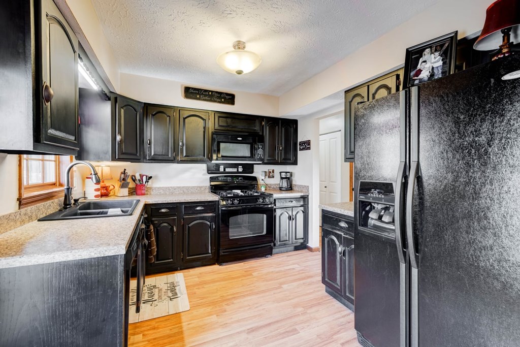 6963 MASONVILLE HABIT RD, Philpot, Kentucky 42366, 3 Bedrooms Bedrooms, ,2 BathroomsBathrooms,Single Family Residence,For Sale,MASONVILLE HABIT RD,85823