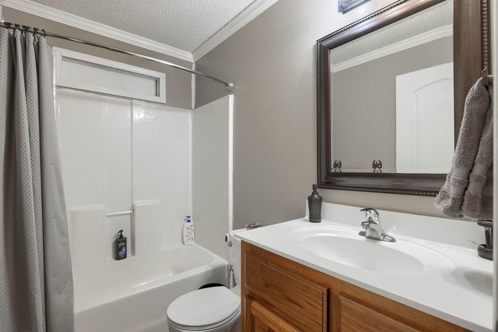 672 Boling Road, Utica, Kentucky 42376, 2 Bedrooms Bedrooms, ,1 BathroomBathrooms,Single Family Residence,For Sale,Boling Road,85955