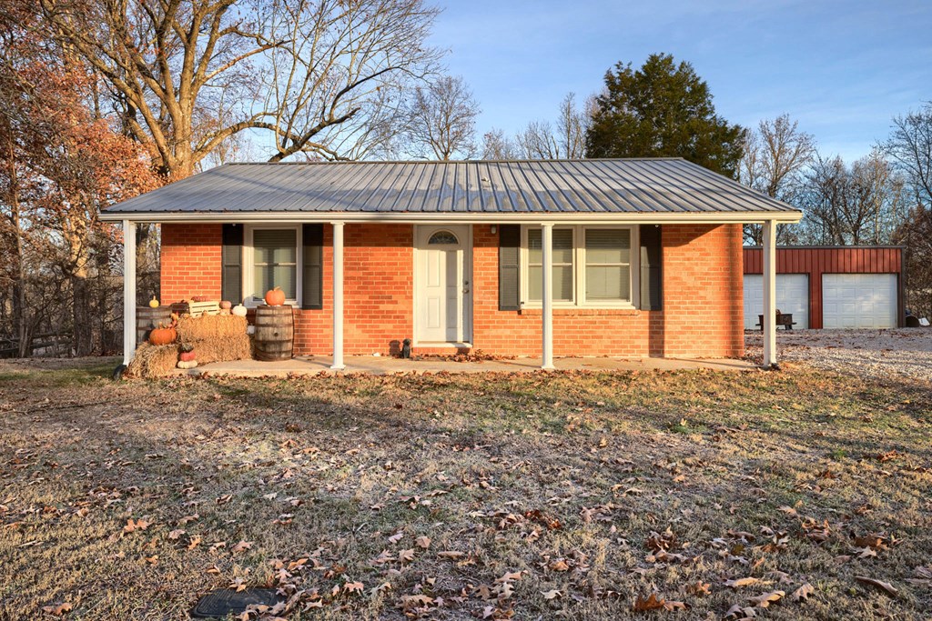 672 Boling Road, Utica, Kentucky 42376, 2 Bedrooms Bedrooms, ,1 BathroomBathrooms,Single Family Residence,For Sale,Boling Road,85955