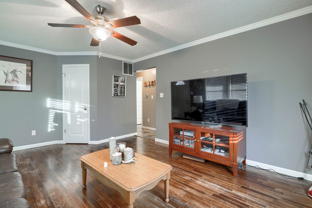 672 Boling Road, Utica, Kentucky 42376, 2 Bedrooms Bedrooms, ,1 BathroomBathrooms,Single Family Residence,For Sale,Boling Road,85955