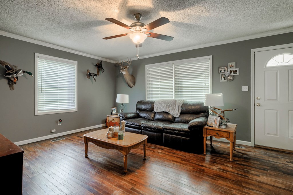 672 Boling Road, Utica, Kentucky 42376, 2 Bedrooms Bedrooms, ,1 BathroomBathrooms,Single Family Residence,For Sale,Boling Road,85955