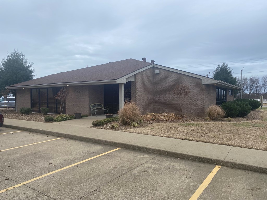 3180 Parrish Avenue W, Owensboro, Kentucky 42301, ,Office,For Sale,Parrish Avenue W,85974