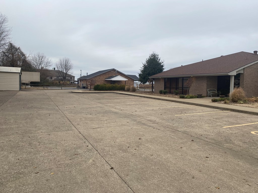 3180 Parrish Avenue W, Owensboro, Kentucky 42301, ,Office,For Sale,Parrish Avenue W,85974