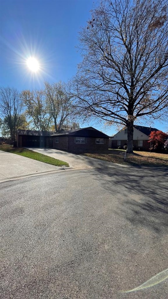 2207 Iron Leige Court, Owensboro, Kentucky 42301, 3 Bedrooms Bedrooms, ,2 BathroomsBathrooms,Single Family Residence,For Sale,Iron Leige Court,86010