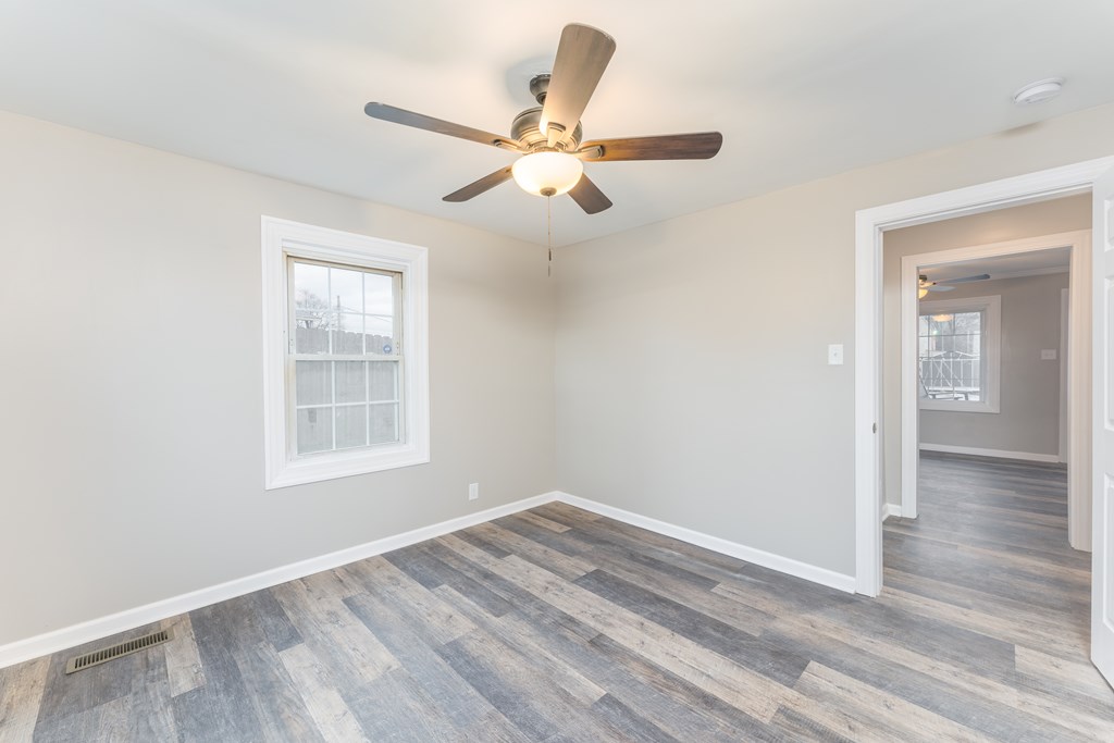 218 Poplar St, Owensboro, Kentucky 42301, 4 Bedrooms Bedrooms, ,2 BathroomsBathrooms,Single Family Residence,For Sale,Poplar St,86019