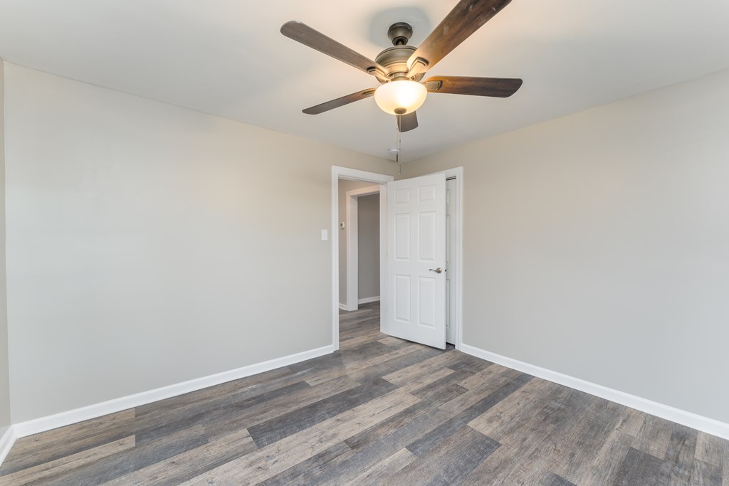 218 Poplar St, Owensboro, Kentucky 42301, 4 Bedrooms Bedrooms, ,2 BathroomsBathrooms,Single Family Residence,For Sale,Poplar St,86019