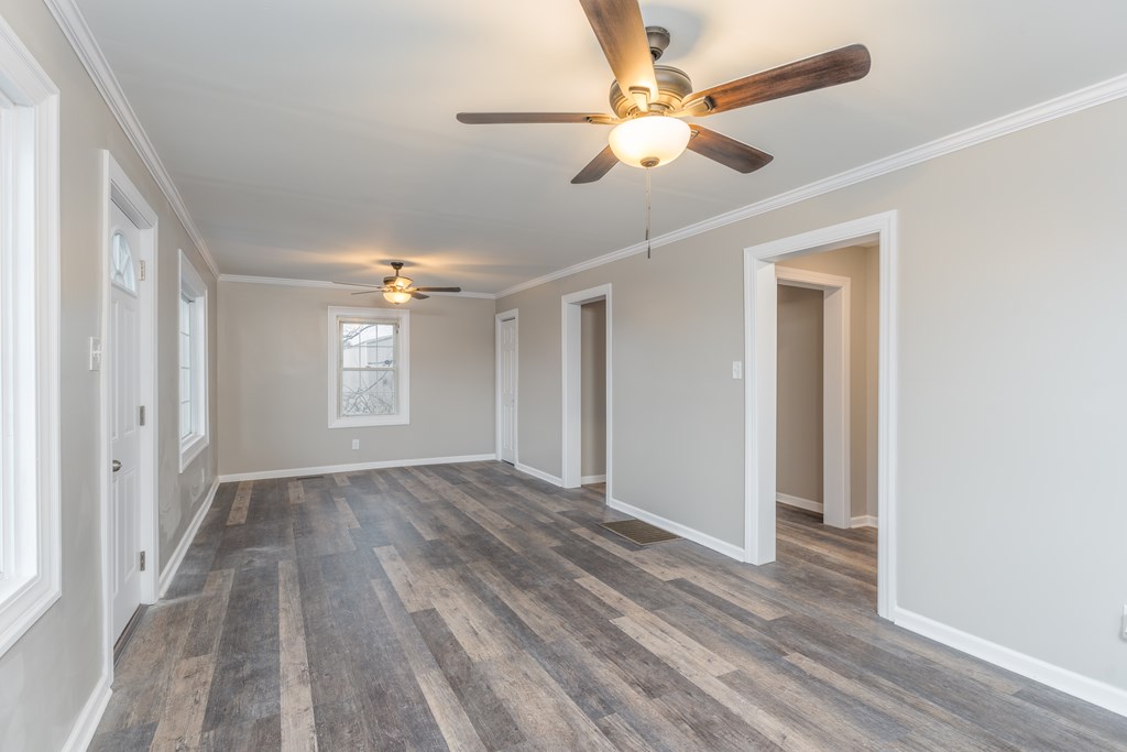 218 Poplar St, Owensboro, Kentucky 42301, 4 Bedrooms Bedrooms, ,2 BathroomsBathrooms,Single Family Residence,For Sale,Poplar St,86019