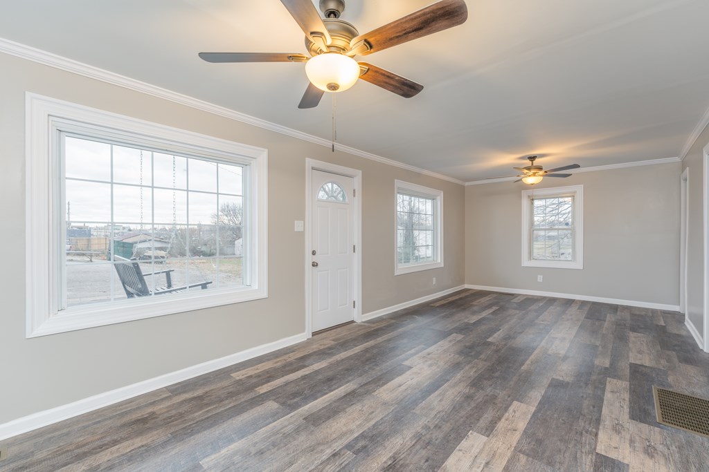 218 Poplar St, Owensboro, Kentucky 42301, 4 Bedrooms Bedrooms, ,2 BathroomsBathrooms,Single Family Residence,For Sale,Poplar St,86019