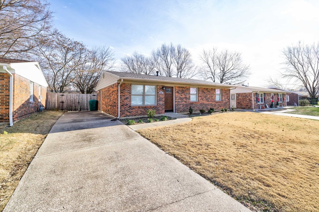 1327 Gardendale, Owensboro, Kentucky 42301, 3 Bedrooms Bedrooms, ,1 BathroomBathrooms,Single Family Residence,For Sale,Gardendale,86035