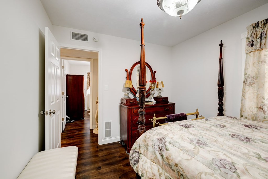 1327 Gardendale, Owensboro, Kentucky 42301, 3 Bedrooms Bedrooms, ,1 BathroomBathrooms,Single Family Residence,For Sale,Gardendale,86035