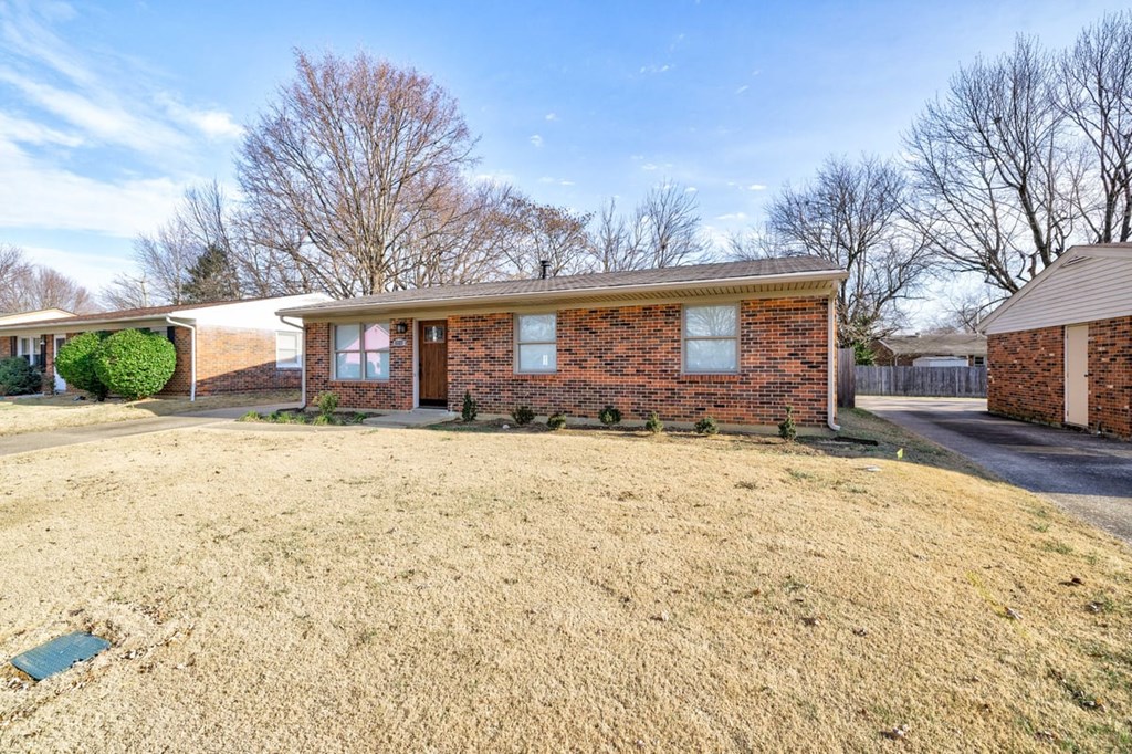 1327 Gardendale, Owensboro, Kentucky 42301, 3 Bedrooms Bedrooms, ,1 BathroomBathrooms,Single Family Residence,For Sale,Gardendale,86035