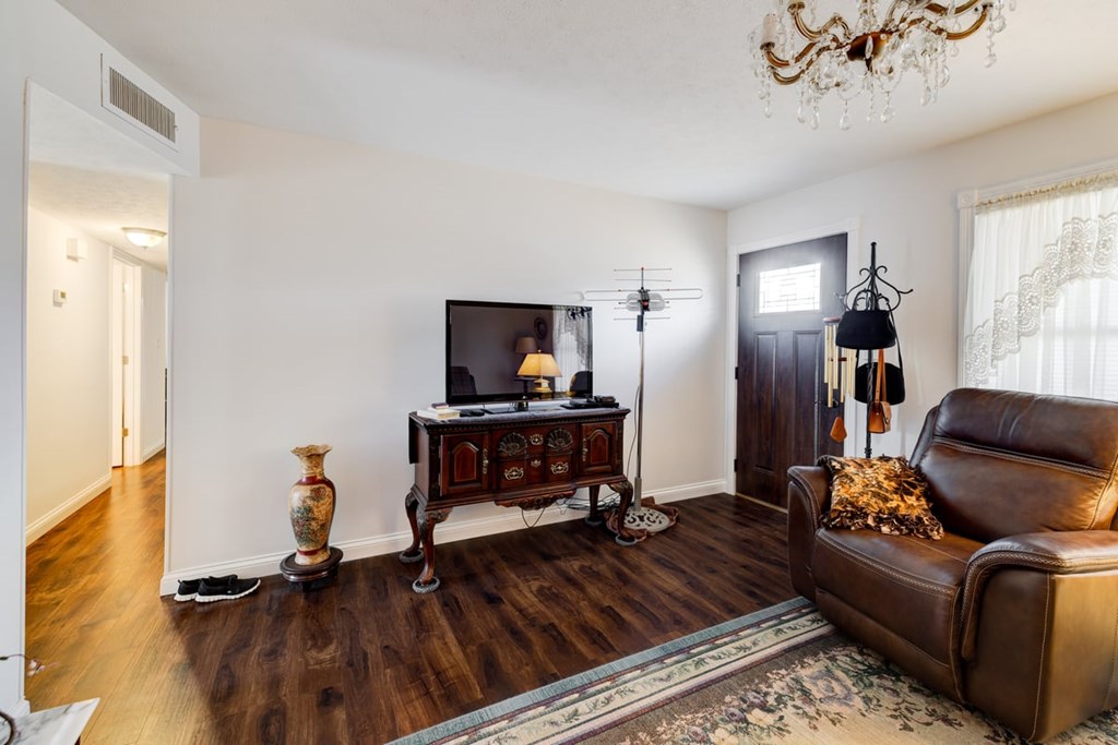 1327 Gardendale, Owensboro, Kentucky 42301, 3 Bedrooms Bedrooms, ,1 BathroomBathrooms,Single Family Residence,For Sale,Gardendale,86035