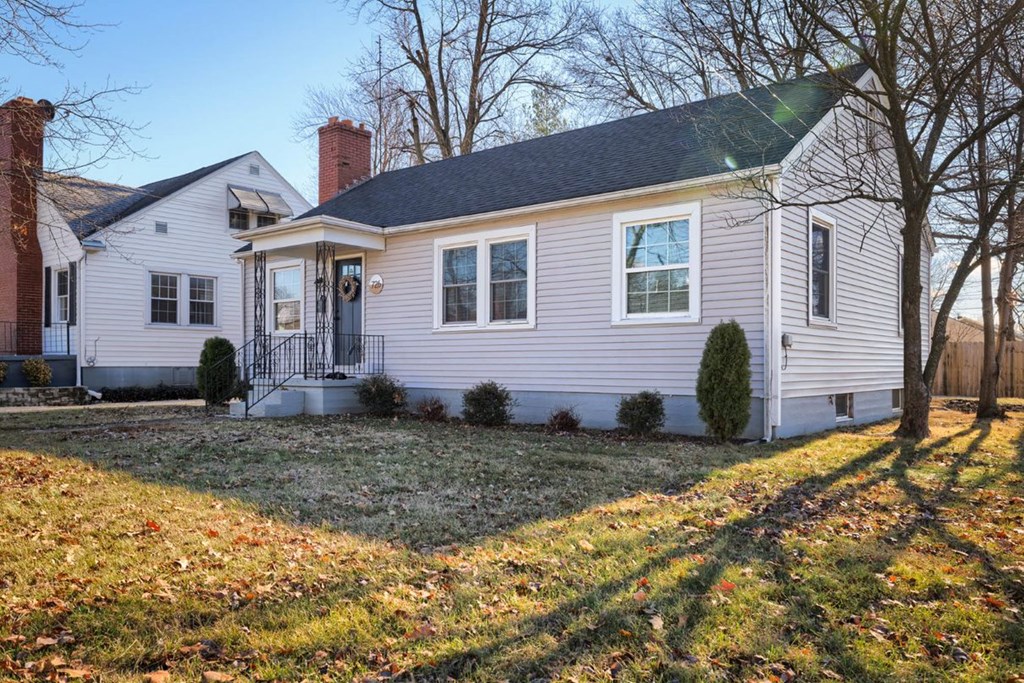 726 Hill Avenue, Owensboro, Kentucky 42301, 3 Bedrooms Bedrooms, ,1 BathroomBathrooms,Single Family Residence,For Sale,Hill Avenue,86096