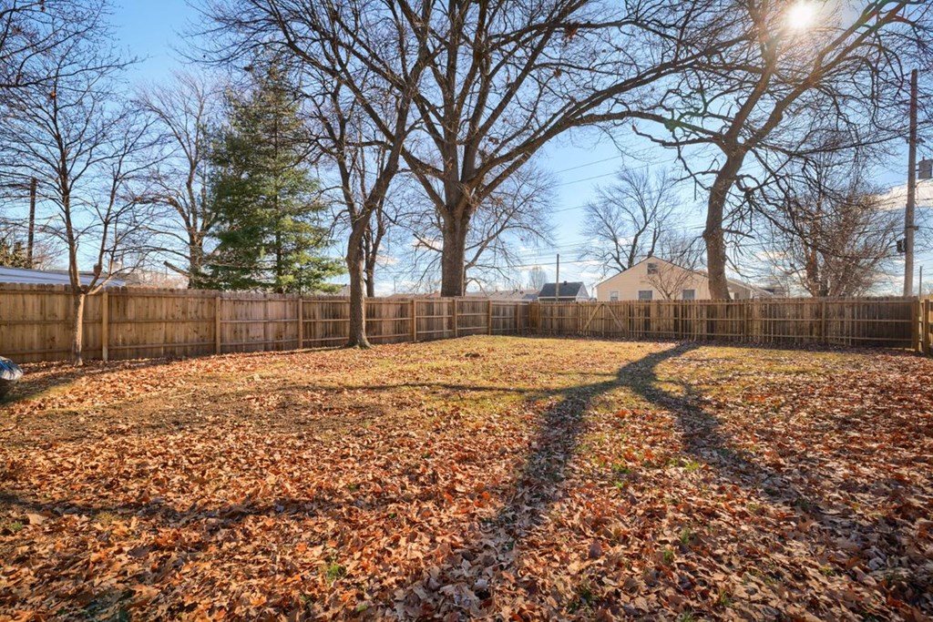 726 Hill Avenue, Owensboro, Kentucky 42301, 3 Bedrooms Bedrooms, ,1 BathroomBathrooms,Single Family Residence,For Sale,Hill Avenue,86096