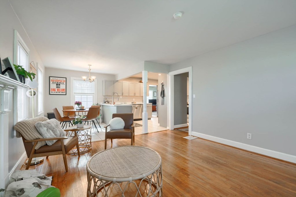 726 Hill Avenue, Owensboro, Kentucky 42301, 3 Bedrooms Bedrooms, ,1 BathroomBathrooms,Single Family Residence,For Sale,Hill Avenue,86096