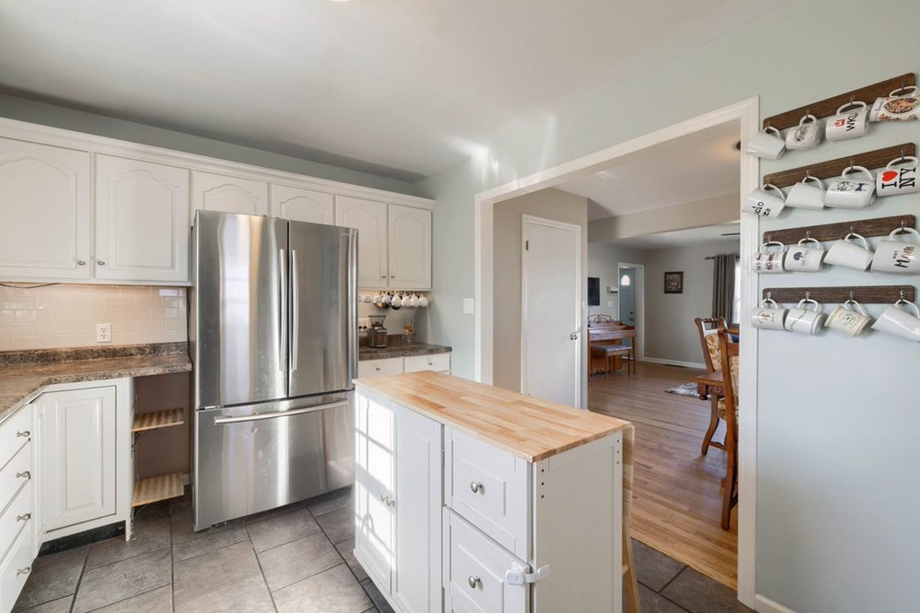 1818 Westview Drive, Owensboro, Kentucky 42301, 4 Bedrooms Bedrooms, ,2 BathroomsBathrooms,Single Family Residence,For Sale,Westview Drive,86098