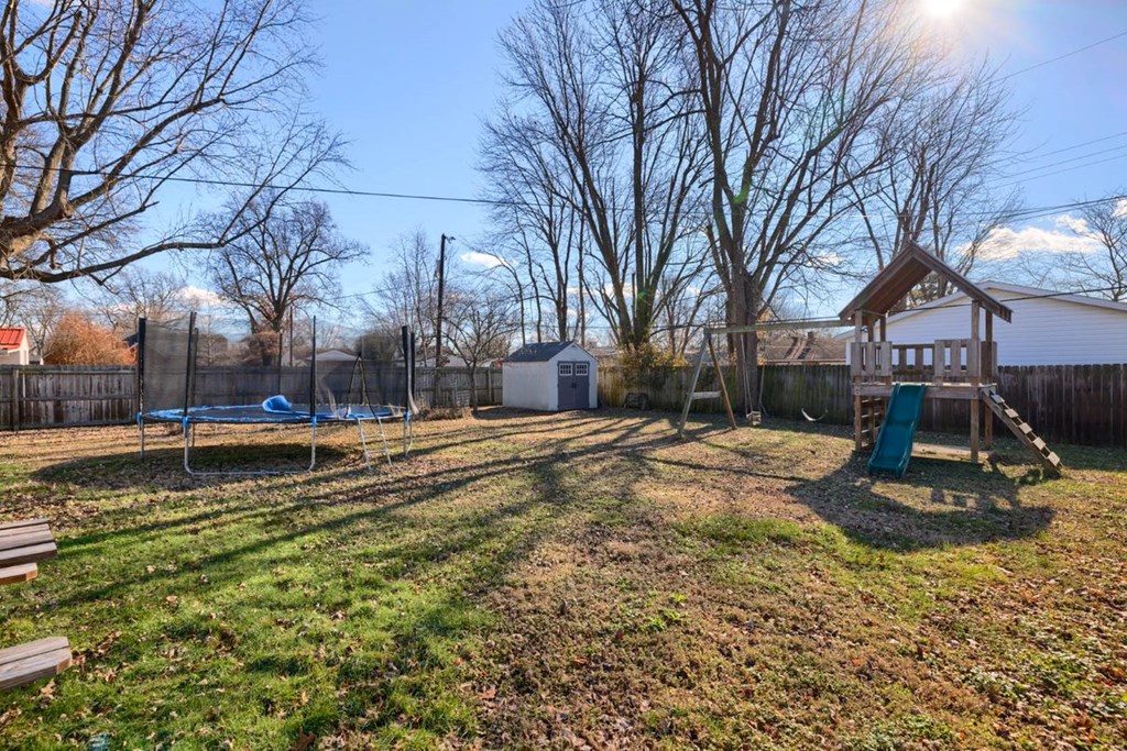 1818 Westview Drive, Owensboro, Kentucky 42301, 4 Bedrooms Bedrooms, ,2 BathroomsBathrooms,Single Family Residence,For Sale,Westview Drive,86098