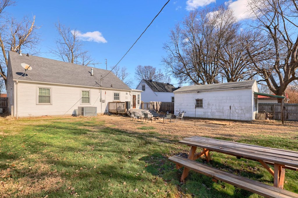 1818 Westview Drive, Owensboro, Kentucky 42301, 4 Bedrooms Bedrooms, ,2 BathroomsBathrooms,Single Family Residence,For Sale,Westview Drive,86098