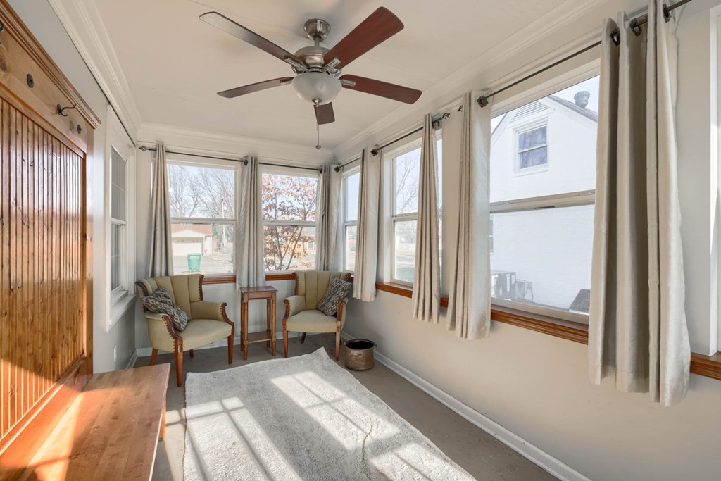 1818 Westview Drive, Owensboro, Kentucky 42301, 4 Bedrooms Bedrooms, ,2 BathroomsBathrooms,Single Family Residence,For Sale,Westview Drive,86098