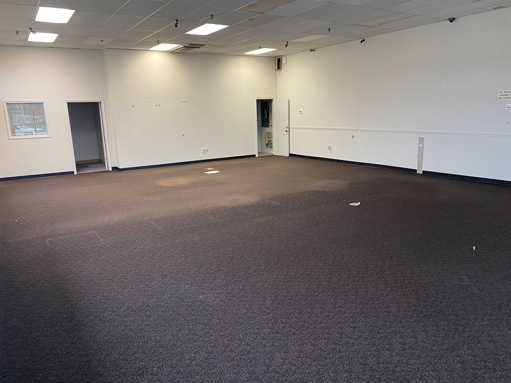 2845 W. Parrish Avenue, Owensboro, Kentucky 42301, ,Retail,For Sale,W. Parrish Avenue,86131