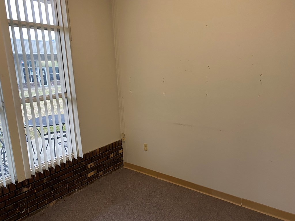 2845 W. Parrish Avenue, Owensboro, Kentucky 42301, ,Retail,For Sale,W. Parrish Avenue,86131