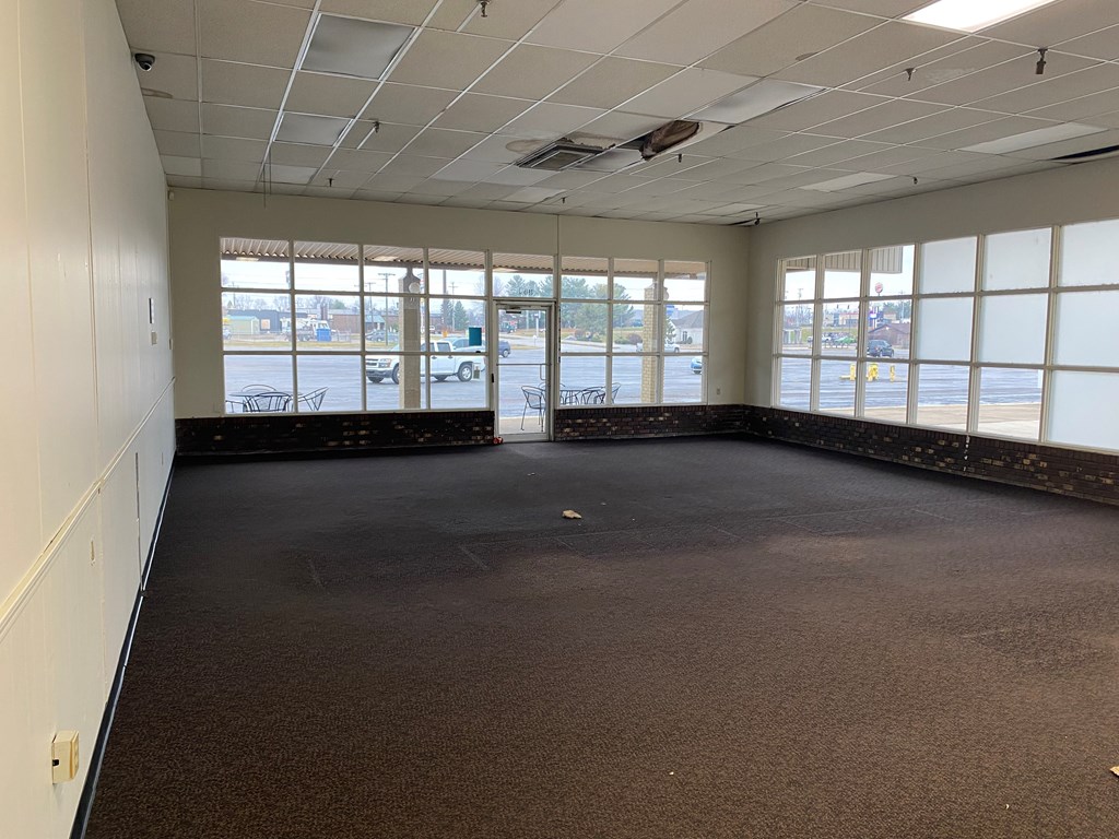 2845 W. Parrish Avenue, Owensboro, Kentucky 42301, ,Retail,For Sale,W. Parrish Avenue,86131