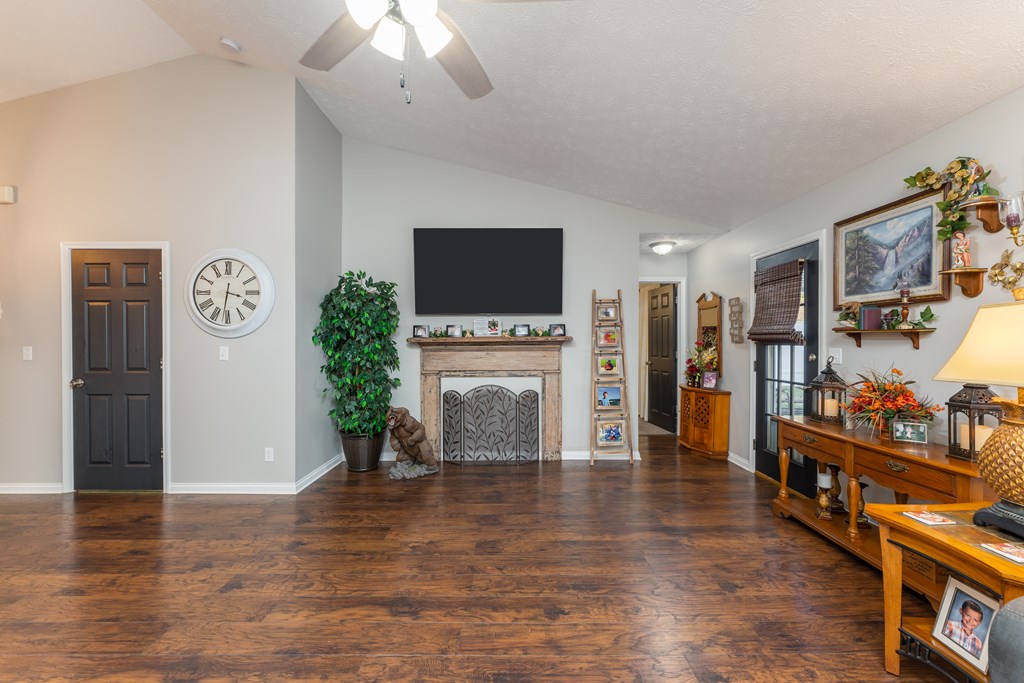 4008 Reliant Circle, Owensboro, Kentucky 42301, 3 Bedrooms Bedrooms, ,2 BathroomsBathrooms,Single Family Residence,For Sale,Reliant Circle,86149