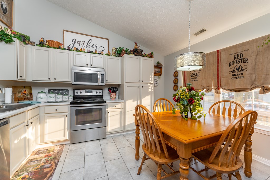 4008 Reliant Circle, Owensboro, Kentucky 42301, 3 Bedrooms Bedrooms, ,2 BathroomsBathrooms,Single Family Residence,For Sale,Reliant Circle,86149