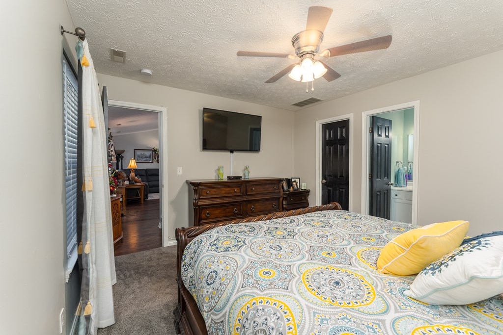 4008 Reliant Circle, Owensboro, Kentucky 42301, 3 Bedrooms Bedrooms, ,2 BathroomsBathrooms,Single Family Residence,For Sale,Reliant Circle,86149