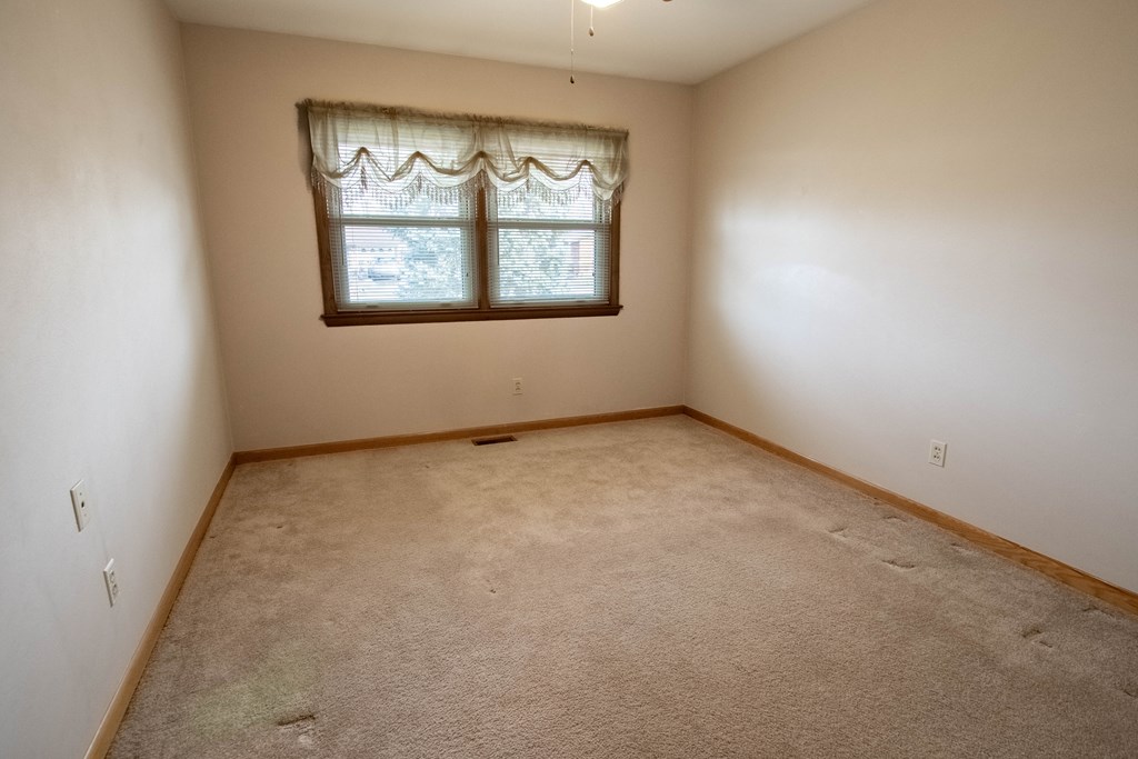 3542 Chickasaw Dr, Owensboro, Kentucky 42301, 3 Bedrooms Bedrooms, ,2 BathroomsBathrooms,Single Family Residence,For Sale,Chickasaw Dr,86279