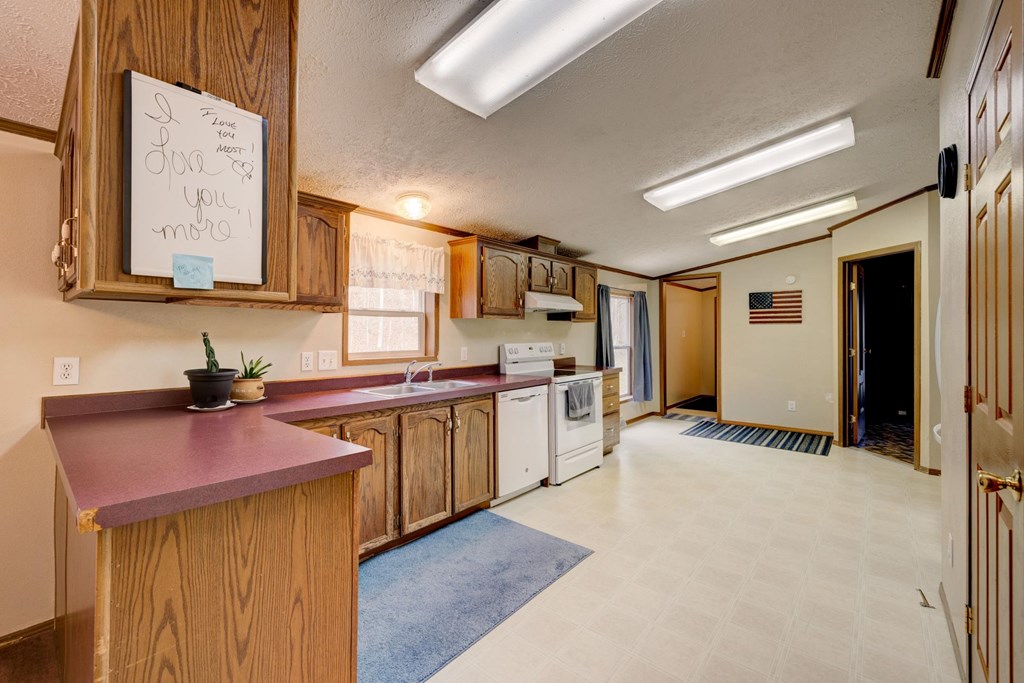 7005 State Route 69 N, Hartford, Kentucky 42347, 3 Bedrooms Bedrooms, ,2 BathroomsBathrooms,Single Family Residence,For Sale,State Route 69 N,86286