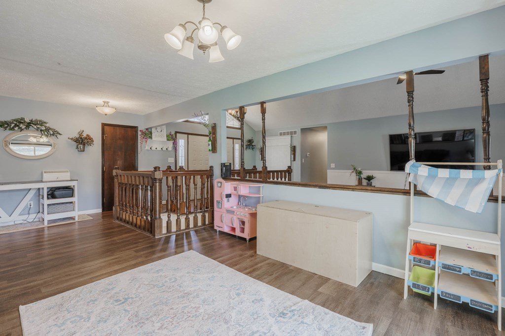 595 Hillcrest Circle, Hawesville, Kentucky 42348, 3 Bedrooms Bedrooms, ,2 BathroomsBathrooms,Single Family Residence,For Sale,Hillcrest Circle,86377
